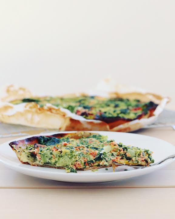 Quiche with spinach, broccoli and salmon