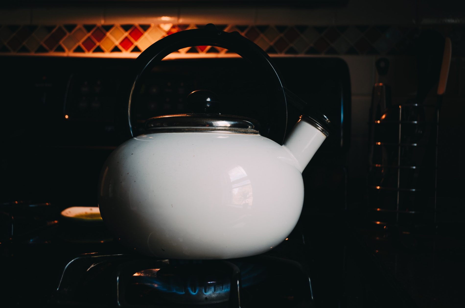 Tea cooker on the hob