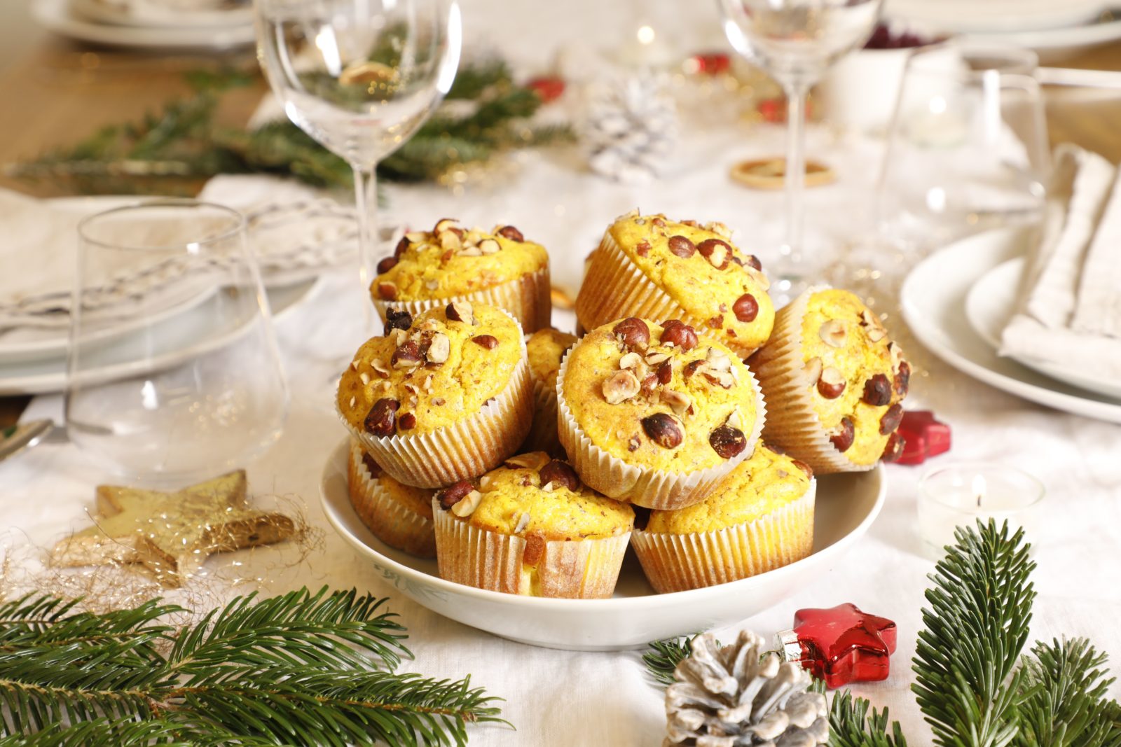 Polenta quince muffins with hazelnuts