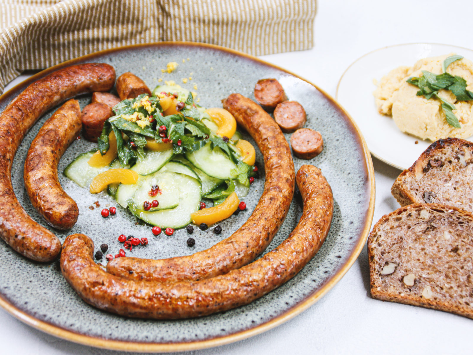 Merguez with cucumber salad