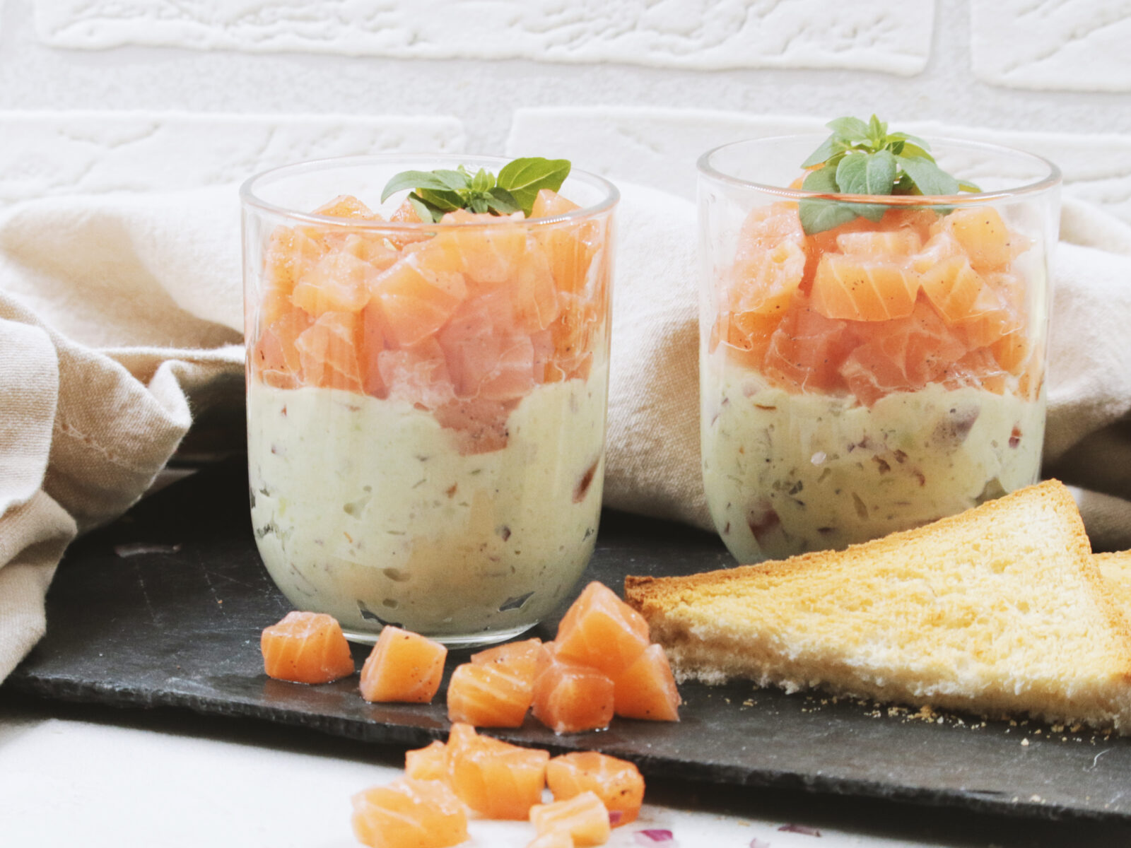 Salmon tartare with avocado and toasts