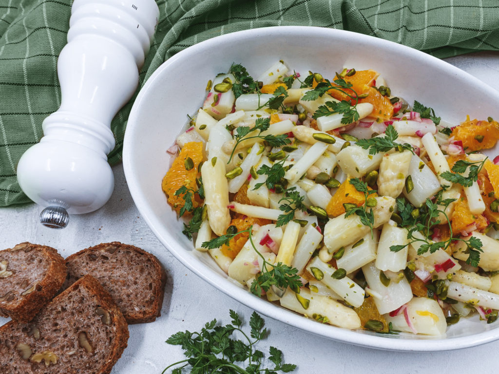 Spargelsalat mit Orangen und Kerbel - Egg&amp;Plant | Schnell &amp; einfach